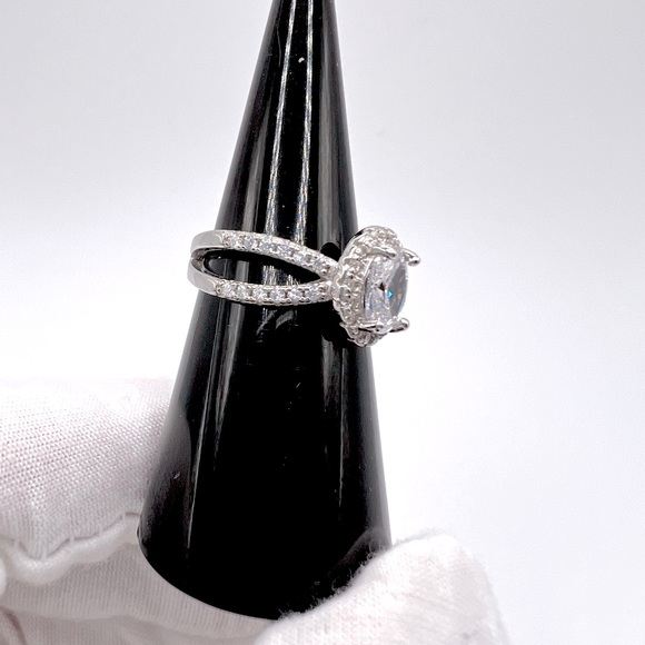 Sale $18 Firm! 925 Sterling Silver Cz Ring - Picture 3 of 17